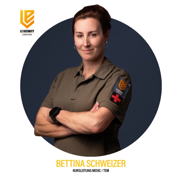 Wir stellen vor: Bettina Schweizer – Unsere Expertin für medizinische Kurse! - Heute möchten wir Ihnen Bettina Schweizer vorstellen, die bei uns die Kursleitung im Bereich Medic/TEM innehat. Bettina bringt eine beeindruckende Kombination aus fundiertem Wissen und langjähriger Praxiserfahrung mit, die unsere medizinischen Kurse so wertvoll macht.